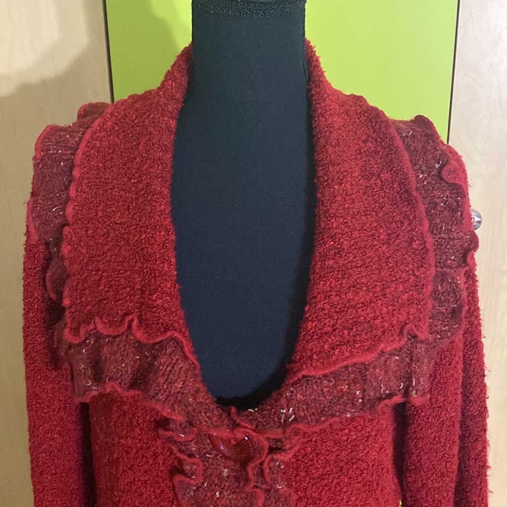 Women’s Ruffled Knitted Cardigan - Picture 3 of 10
